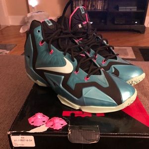 LeBron XI “South Beach”